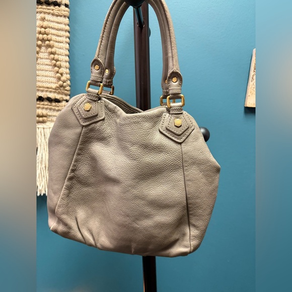 Marc Jacobs Gray Leather Shoulder Bag with Gold Accents - Picture 3 of 5